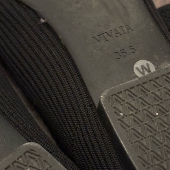 ❗️SOLD❗️Vivaia square toe mary jane 6.5 wide - Picture 7 of 9